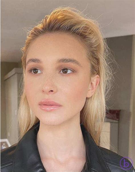 Isabel May Age, Height, Parents, Husband, Net Worth